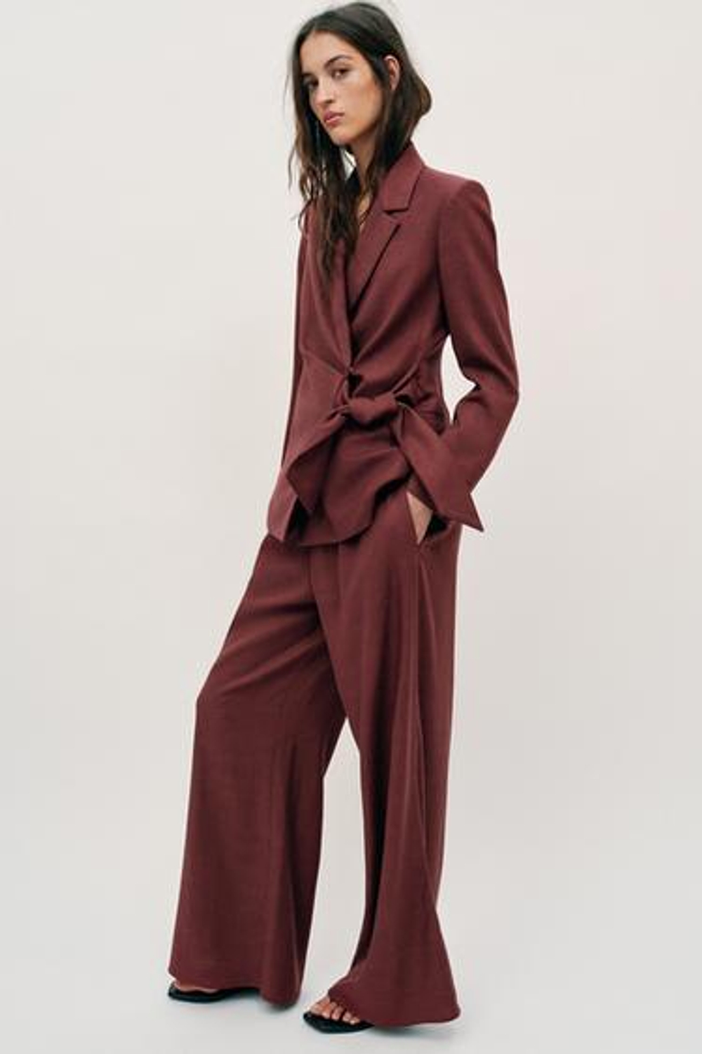 Брюки с широкими штанинами из смешанной ткани с добавлением льна - ZARA