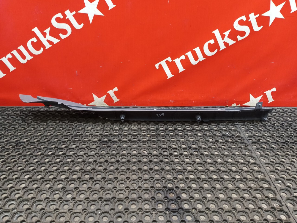 Накладка потолка правая