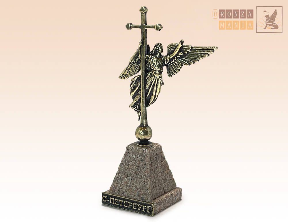 фигурка Ангел с Петропавловской крепости на граните