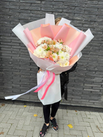 Букет с альстромерией и хризантемой