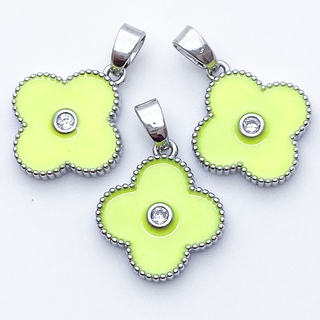 Подвеска Клевер, цвет серебро+желтый, размер 16*14 мм, цена за 1 шт