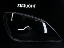 Правое стекло фары Toyota Prius 2005-2011