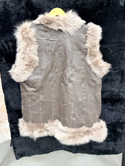 Жилет из натуральной овчины. 46-48 Размер