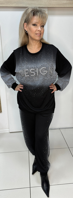 Черный трикотажный костюм со стразовым принтом