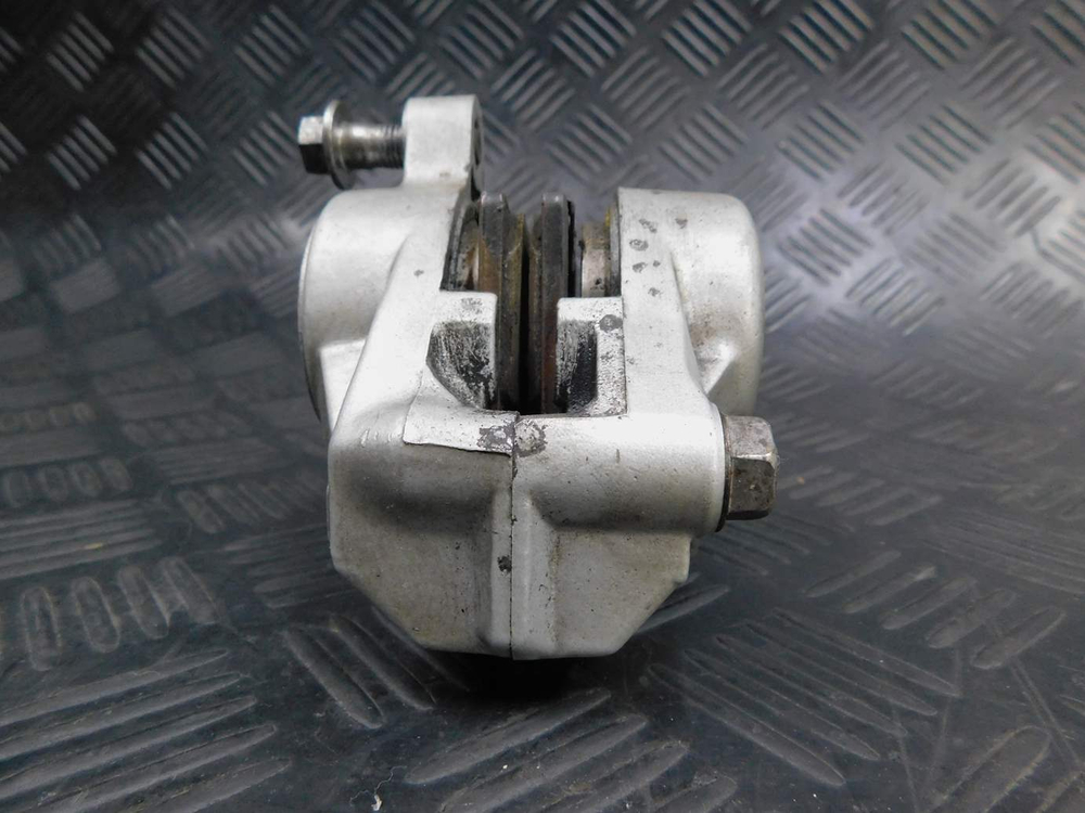 Суппорт заднего тормоза Yamaha TDM850 RN03J 2001