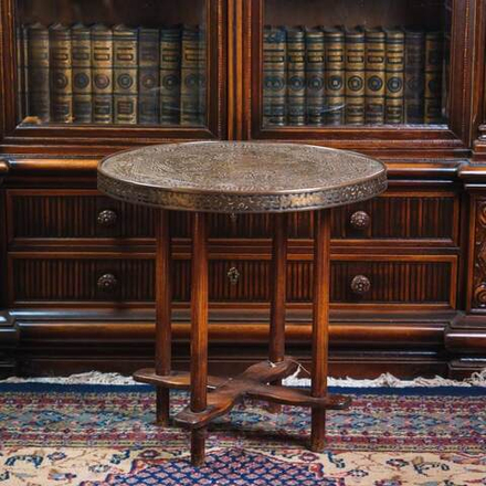 Стол в восточном стиле