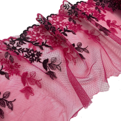 Вышивка на сетке ярко розовая 17,5 см