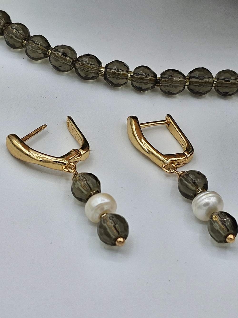 Колье авторское ручной работы из раухтопаза и речного жемчуга "Дымка"