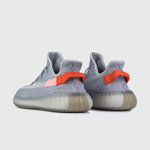Кроссовки Adidas Yeezy 350 boost v2 Wmns Tail Light