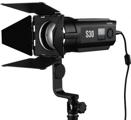 Осветитель светодиодный Godox S30 фокусируемый
