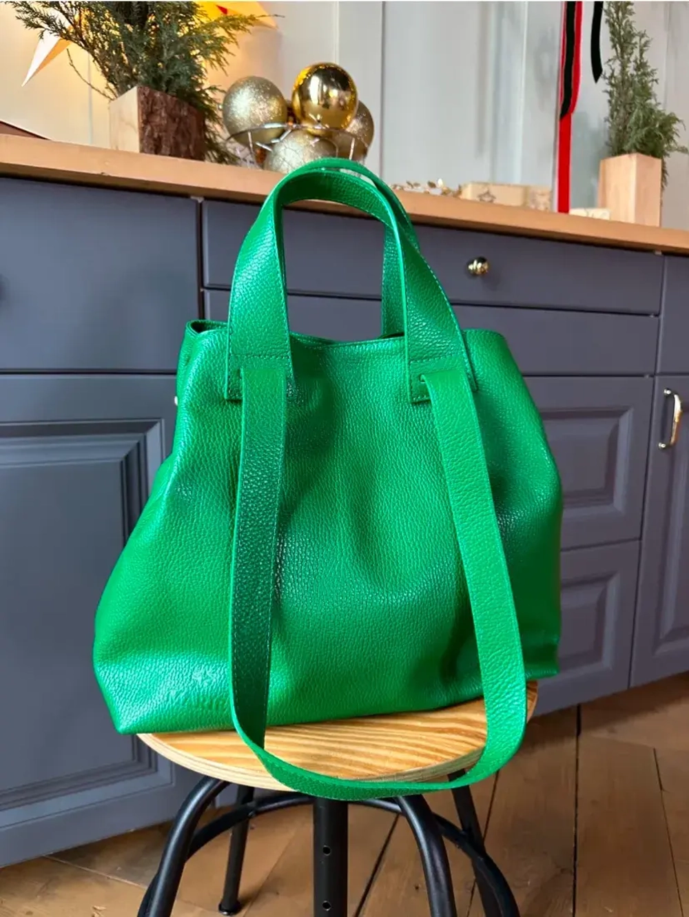 Женская сумка-шоппер из натуральной кожи зеленого цвета