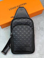 Кожаная черная сумка Avenue Sling NM Louis Vuitton