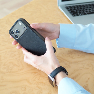 Кожаный чехол для iPhone 17 Pro, теленок черного цвета