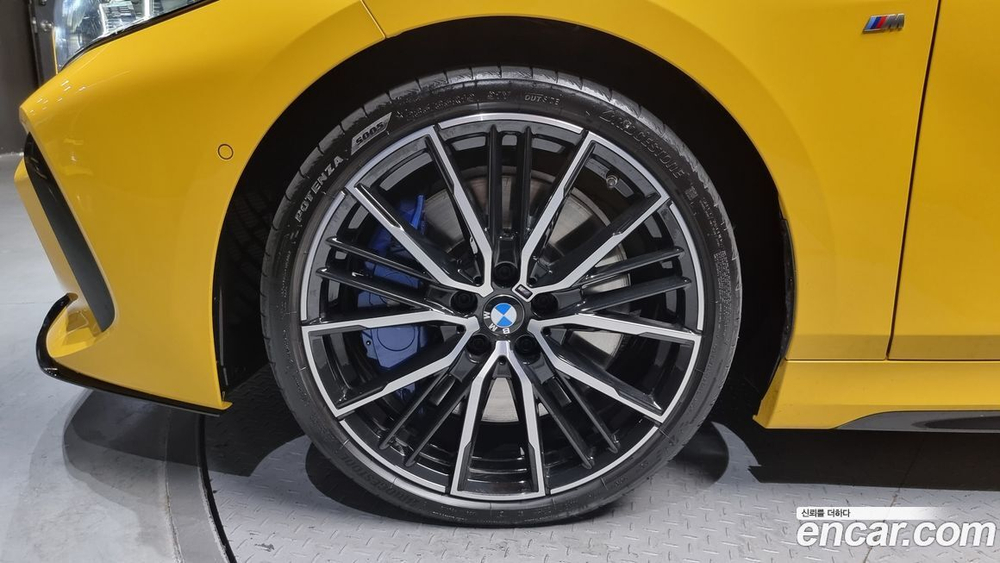 BMW 1 Series (F40) M135i xDrive 프리즘 (06.2022)