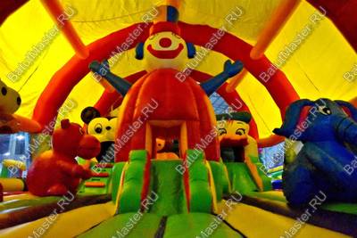 Надувной батут "Зверята с крышей 3" со скалодромом, 11*7*6 м