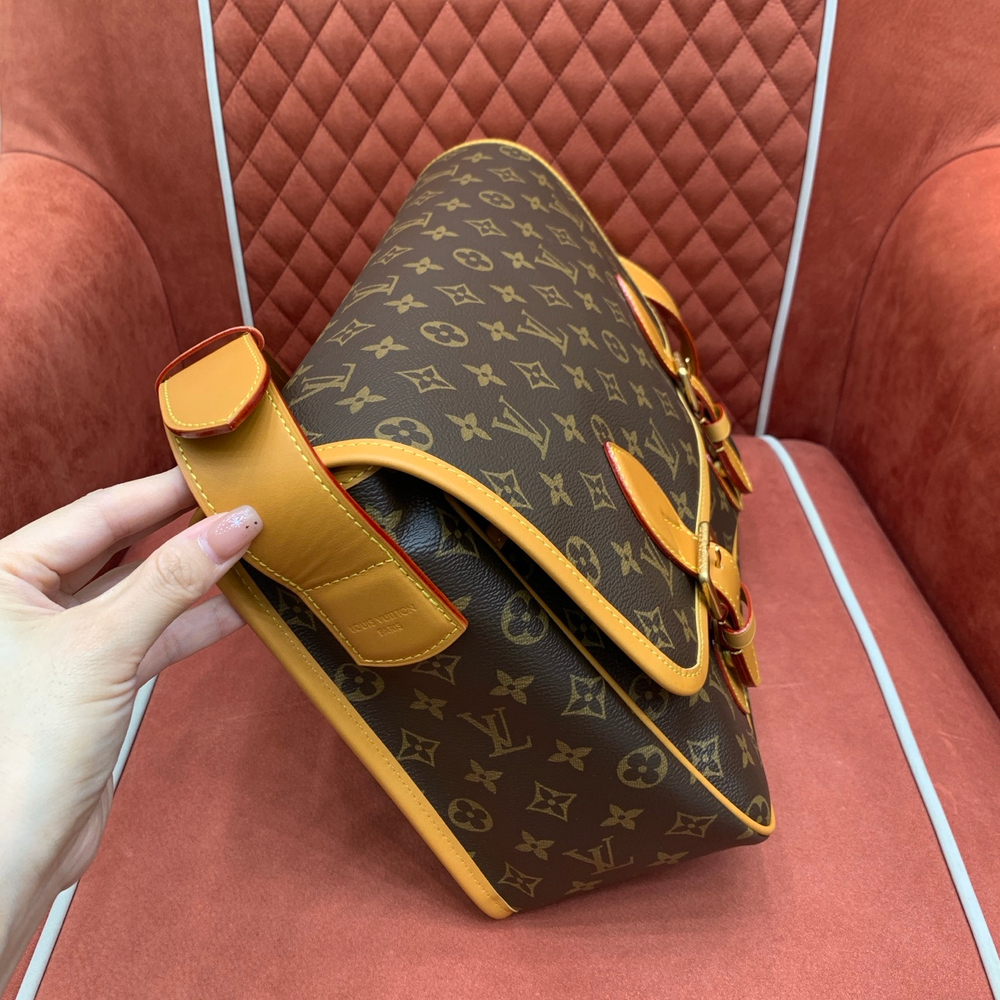Louis Vuitton Satchel Messenger