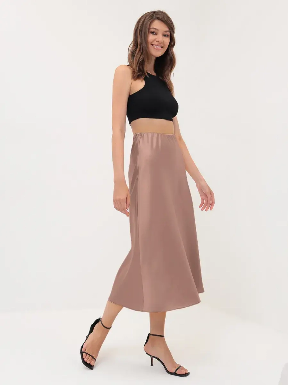 Юбка весенняя, атласная плотная, кофейная, на резинке