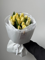 Букет из 15 лимонного тюльпана