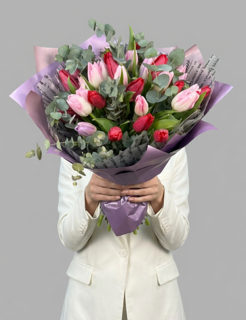 БУКЕТЫ ИЗ ТЮЛЬПАНОВ