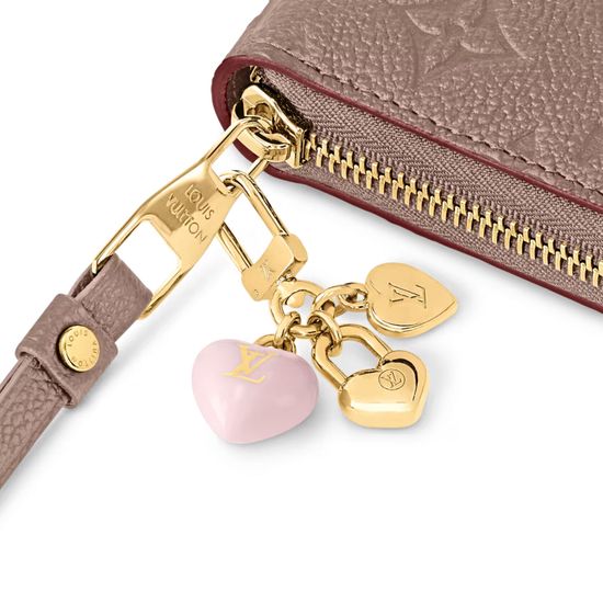 Louis Vuitton Аксессуар для сумки и брелок для ключей Micro Charms Heart
