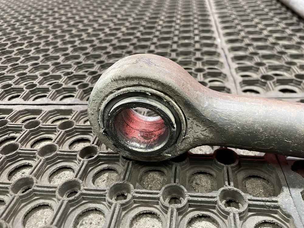 Стабилизатор передний