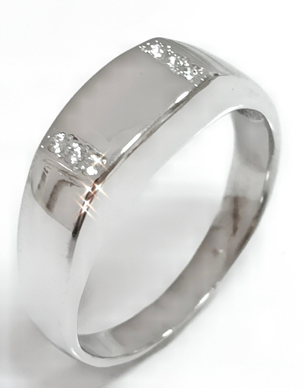 Ювелирное кольцо из серебра
