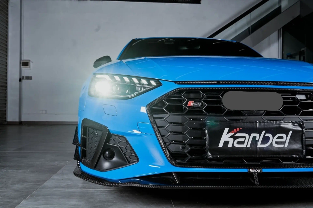 Карбоновая накладка для AUDI S4 & A4 S LINE 2020-2025+ B9.5 Ауди декоративный обвес