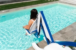 Подъемник для бассейна BLUPOOL