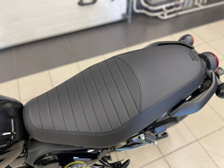 Royal Enfield 350 Hunter (Rebel Black)