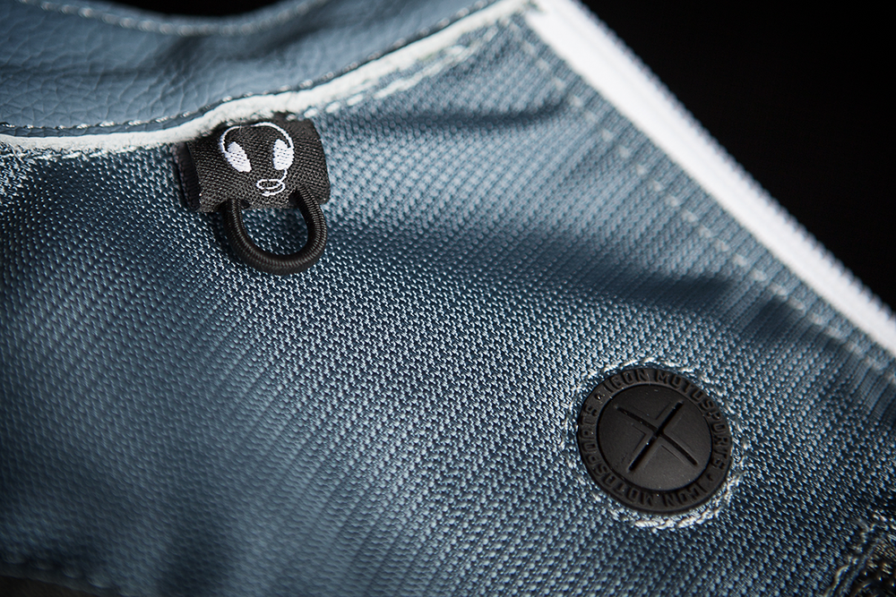 Мотокуртка - ICON SANCTUARY (кожа, серо-красная)