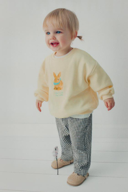 ZARA ТОЛСТОВКА С ВЫШИТЫМ КРОЛИКОМ, СВЕТЛО-ЖЕЛТЫЙ