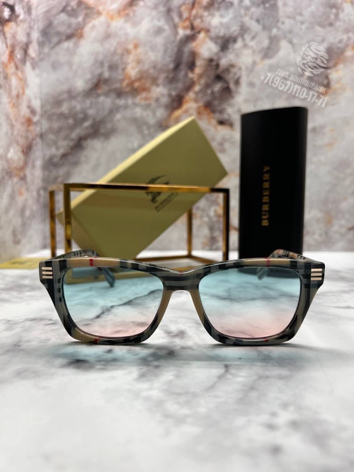 Солнечные очки Burberry