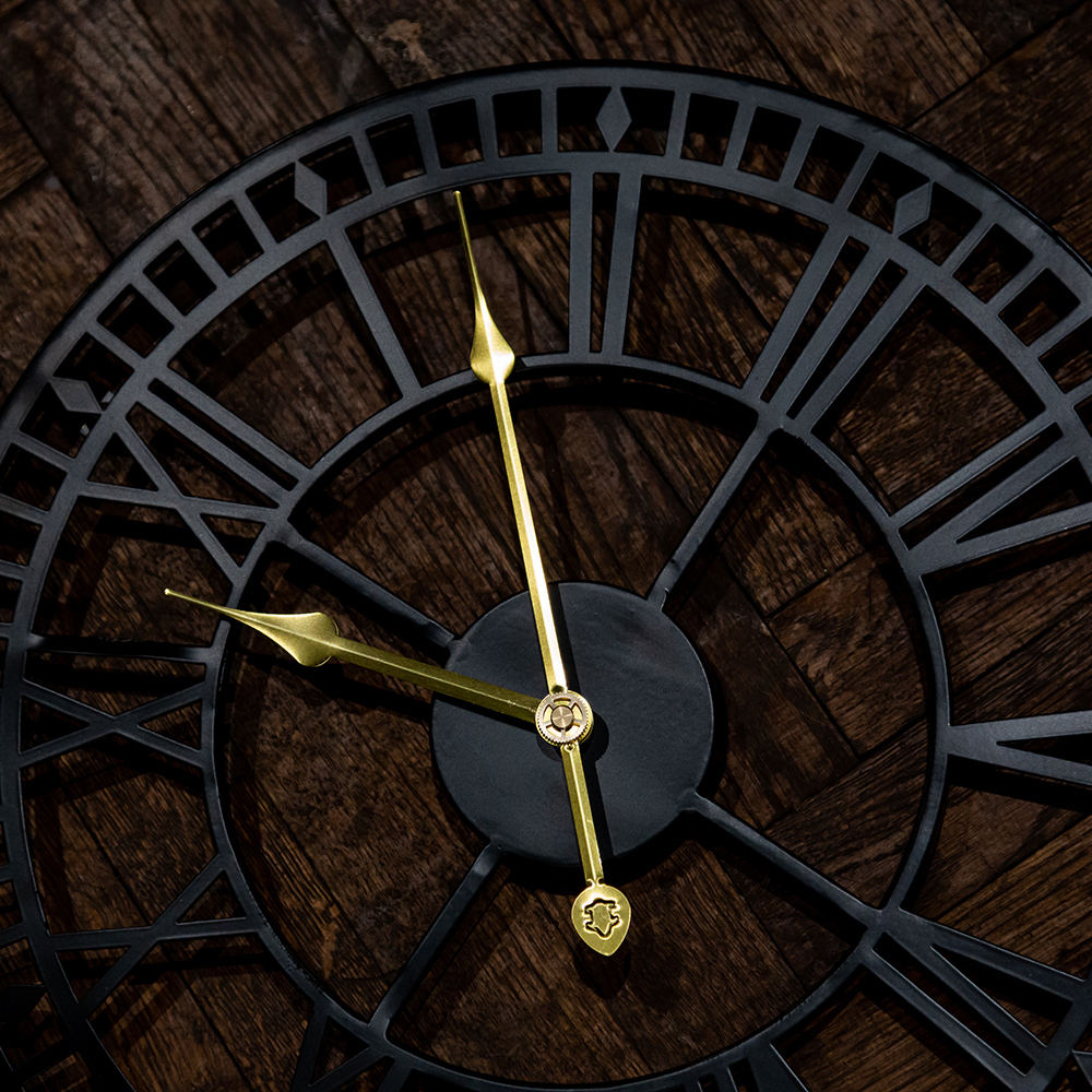 Часы настенные Объект мечты Патрик М