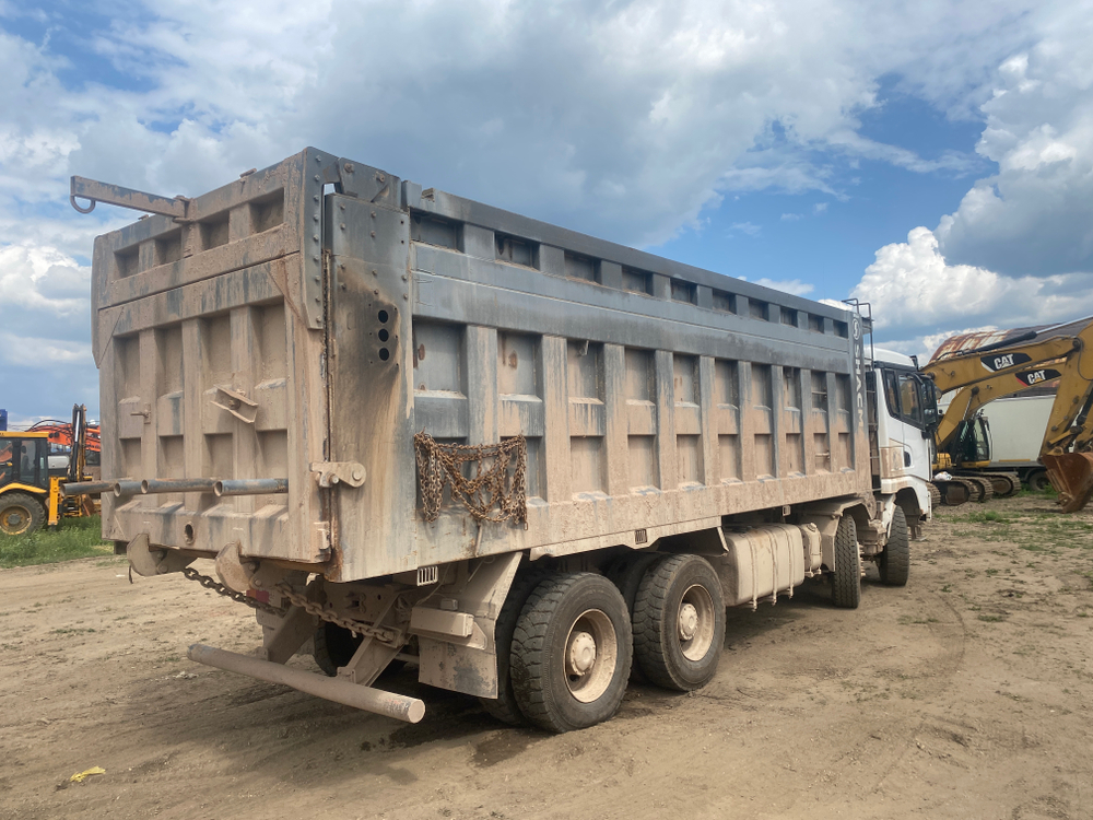 Shacman (Shaanxi) SX* 8x4 Самосвал SX32586T384 (Дизельный, 11,6 л, 423 л.с., МТ)