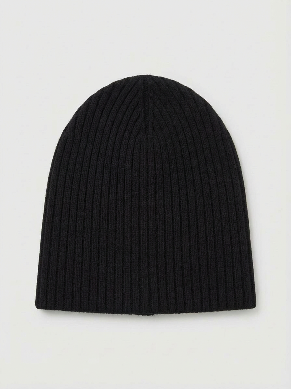 Объемная шапка бини в рубчик