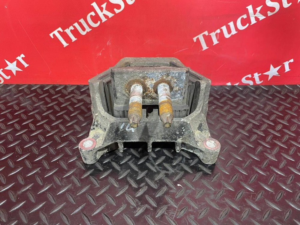 Подушка двигателя задняя