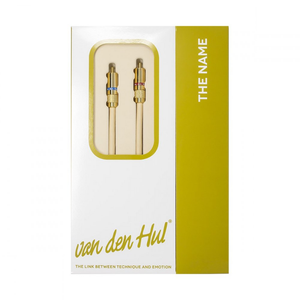 Кабель межблочный аналоговый RCA Van den Hul The Name. Длина 0,8 метра