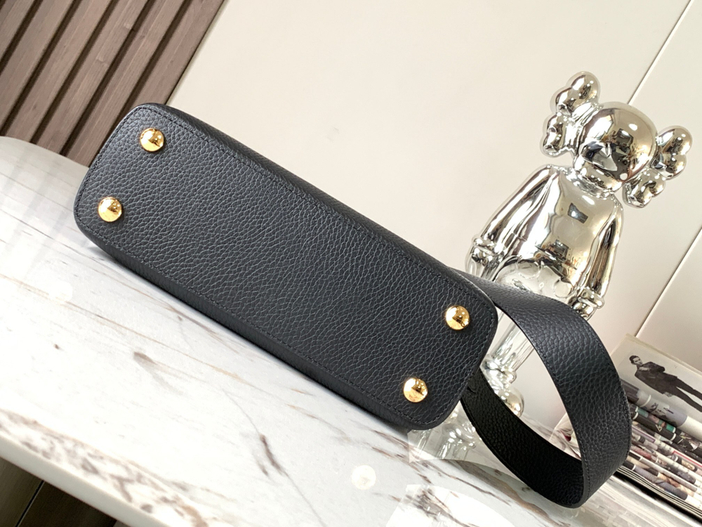 Louis Vuitton Capucines BB