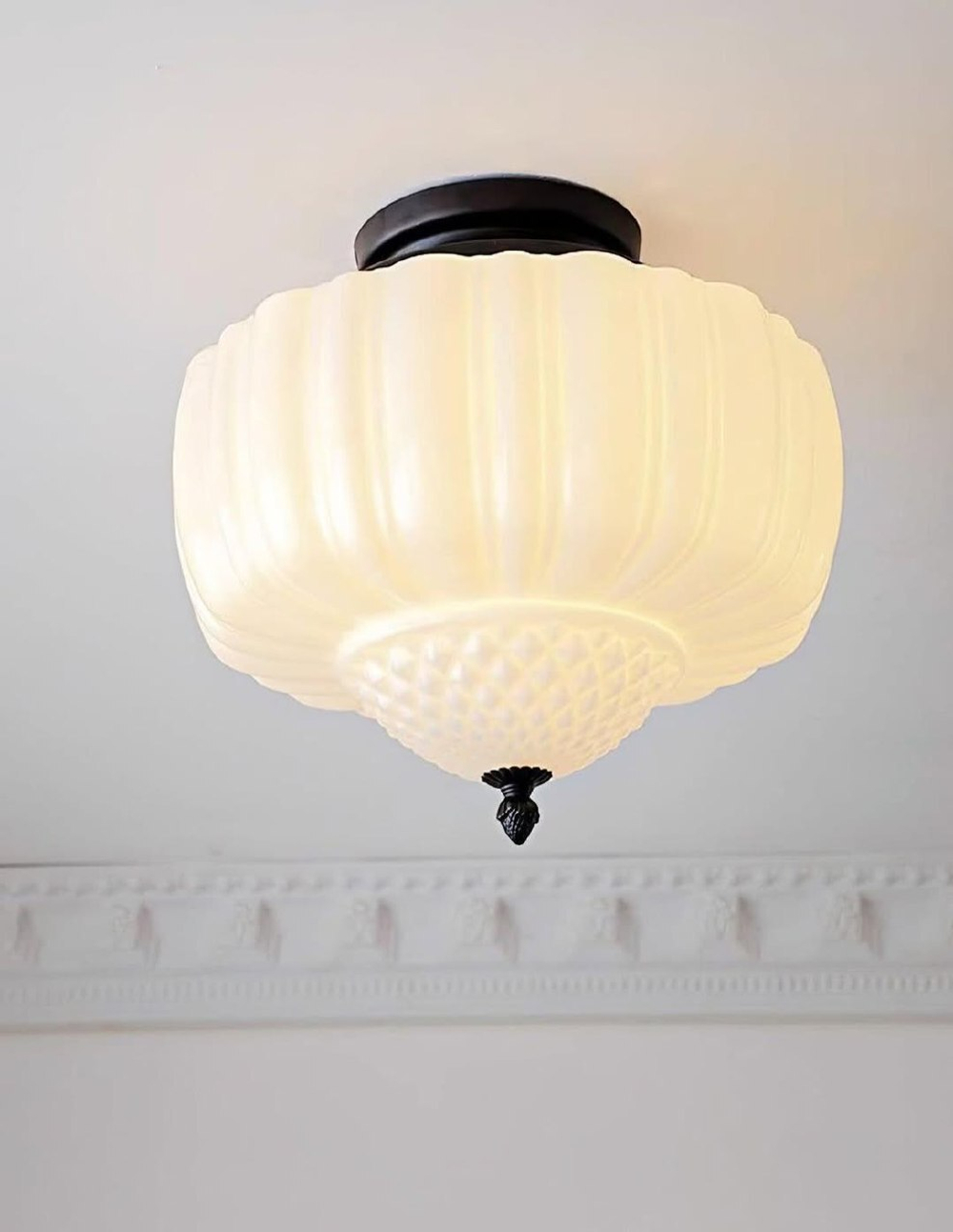 Нежный классический потолочный светильник 🤍