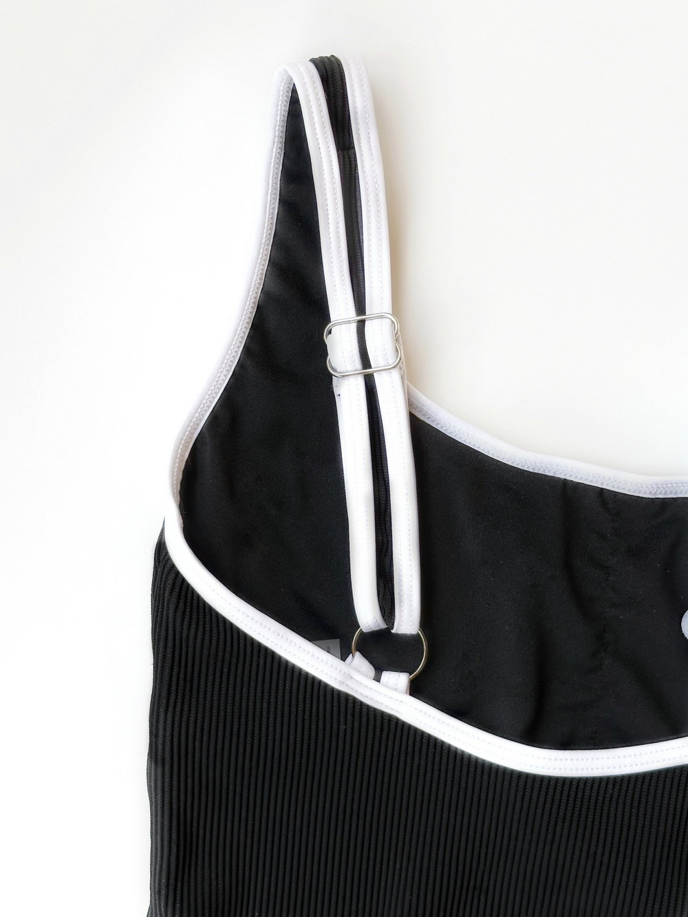 Черный купальник слитный в рубчик, размер XL