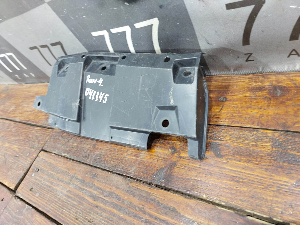 Пыльник заднего бампера правый Toyota RAV4 IV (XA40) 15-19 Б/У Оригинал 5872342020