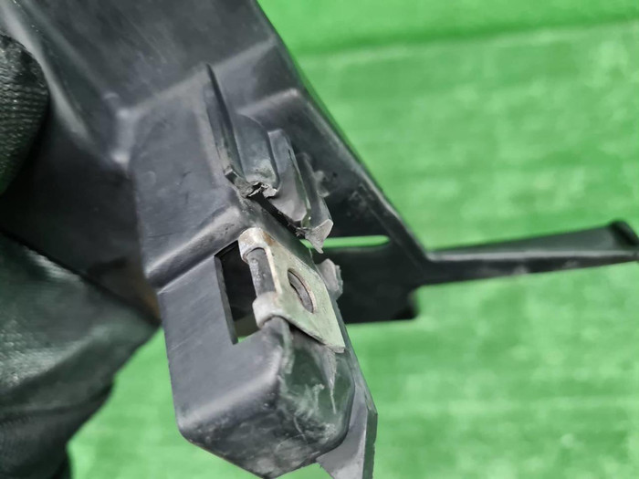 Кронштейн бампера передний Mercedes S W222 (17-20)