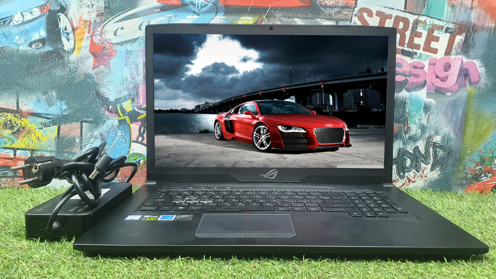 Игровой 17.3" ASUS i7-8/32 Gb/GTX 1070 8GB/144Hz
