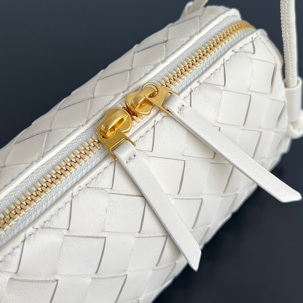 Bottega Veneta Concert Pouch 18 cm
