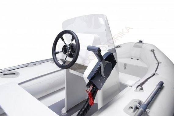 Жестко-надувная лодка Адмирал RIB 410 (с консолью)