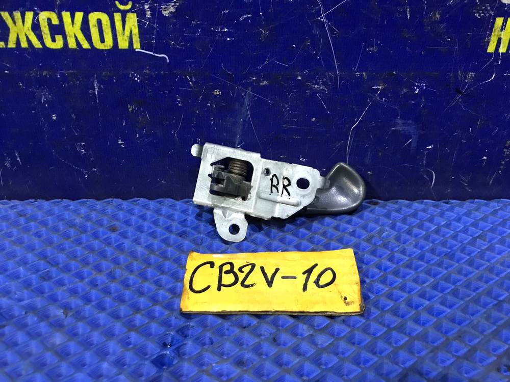 Ручка двери задней правой салонная MITSUBISHI LIBERO 1999