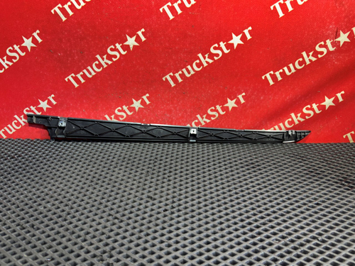 Накладка двери правая