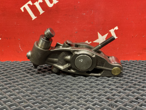 Коромысло выпускного клапана 2023г