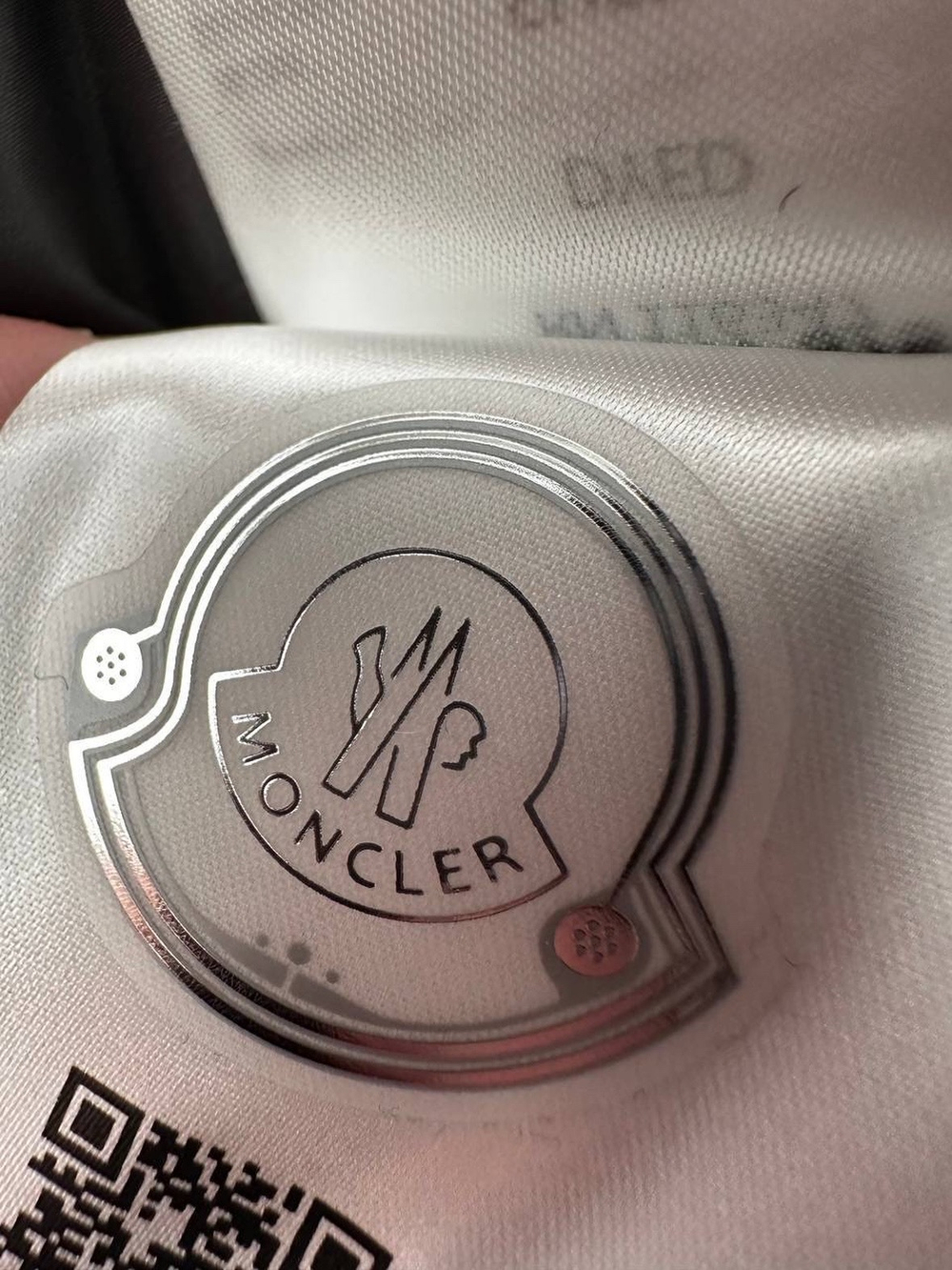 Пуховик Moncler