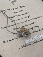 Колье серебристое с подвеской в виде трех колец с булавкой